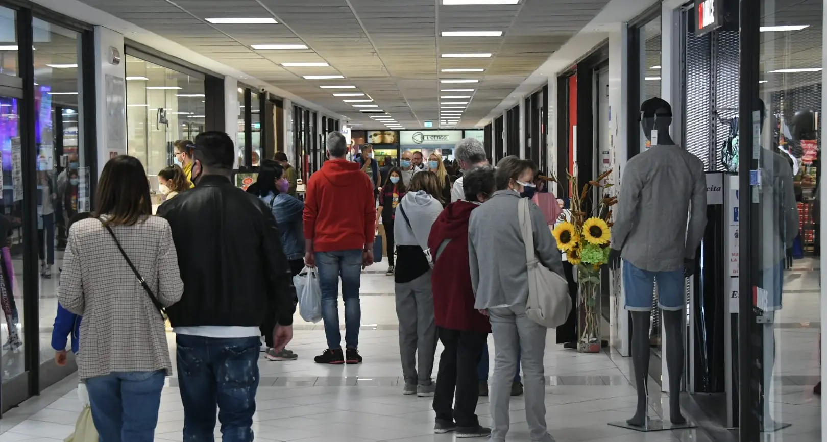 I centri commerciali tornano a vivere: al Bren Center e al Top Center primo sabato di shopping