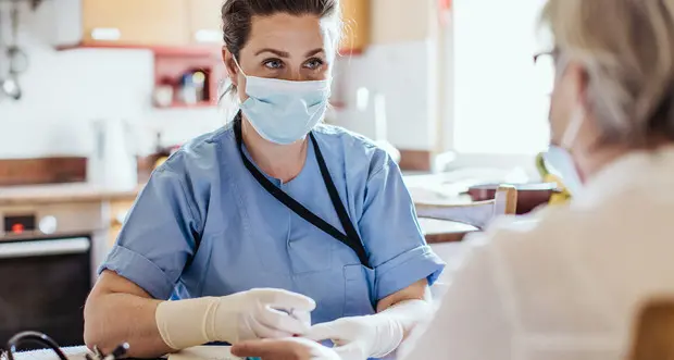 Reintegrati 54 medici e 160 infermieri non vaccinati