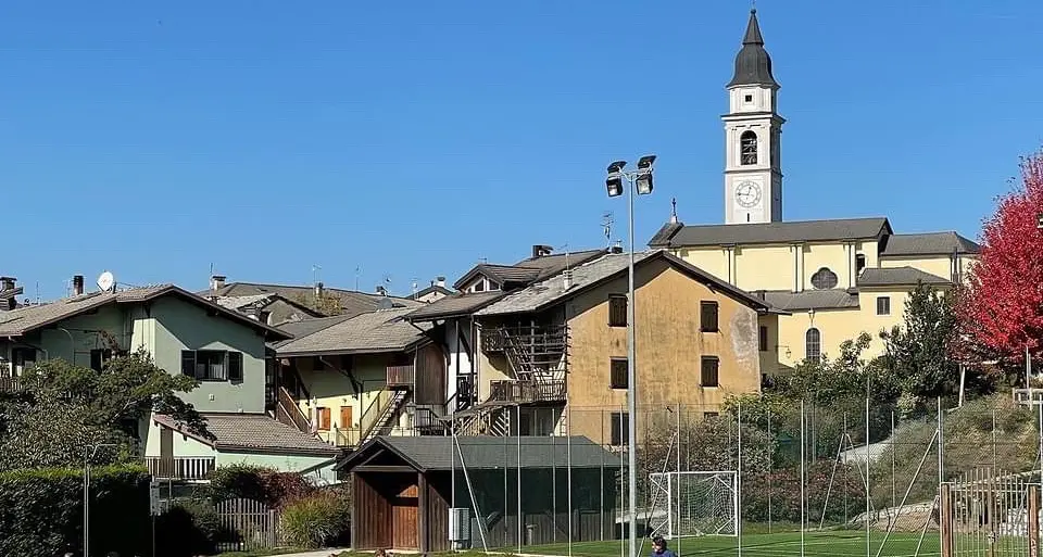 Giornata del Camminare: in 190 sugli antichi sentieri da Pergine a Ischia a Tenna