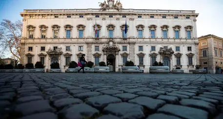 La bocciatura della Consulta: “È incostituzionale l’ingresso della Provincia nella compagnia assicurativa”