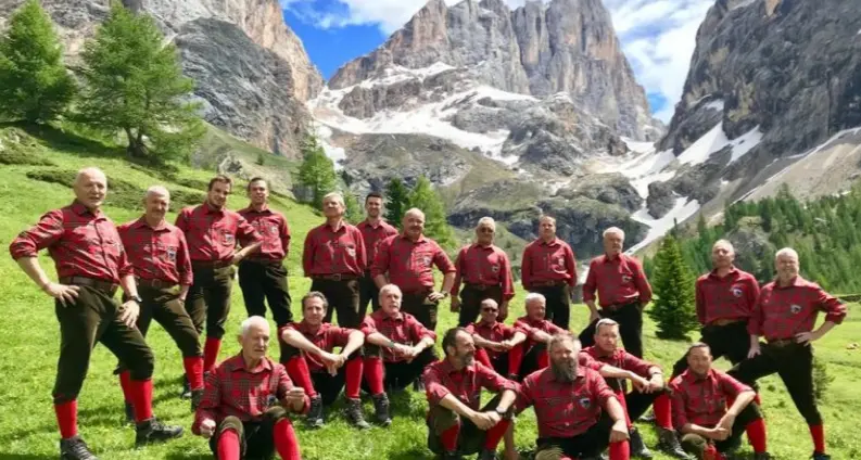 Sei band o cantanti per suonare prima di Vasco: ecco le 60 concorrenti (c’è anche il Coro Genzianella)