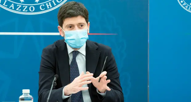 Speranza: “Vietato l'ingresso in Italia a chi negli ultimi 14 giorni è stato in India”