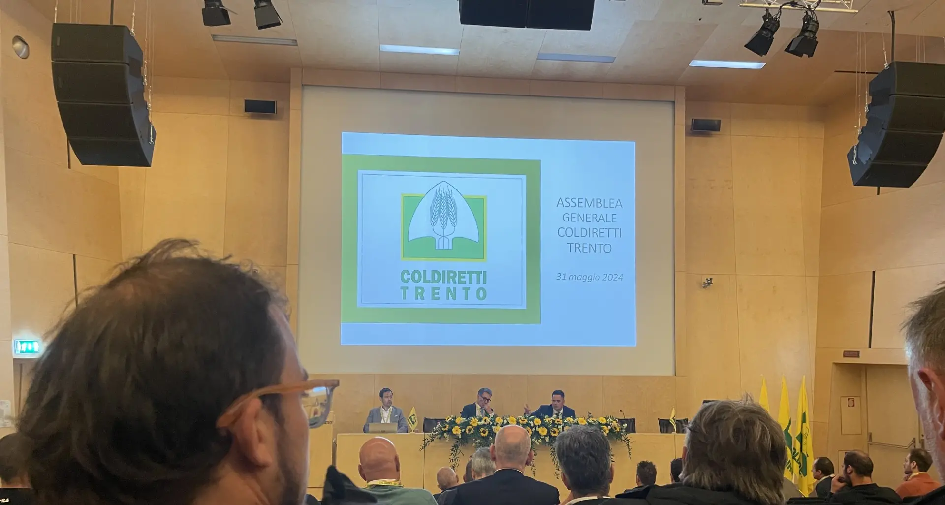 Coldiretti in assemblea, duro attacco all'Unione Europea, alla ricerca sui cibi e alle importazioni dall'estero