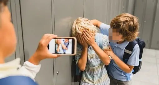 Il bullismo colpisce 13 mila ragazzi trentini, e ormai il fenomeno è dilagante sul cyber, nei social e in rete