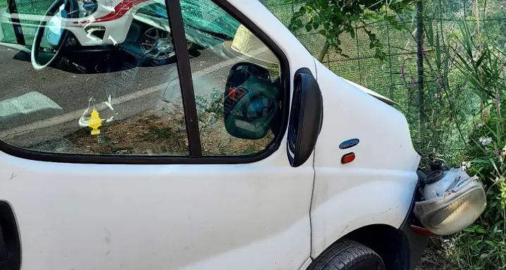 Furgone travolge un ciclista alle Lochere, 49enne in fin di vita, sbalzato per 25 metri