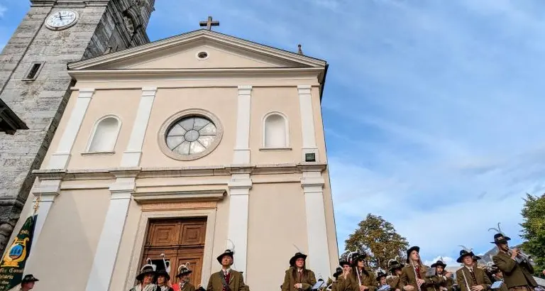 Non sapete cos’è l’asta con la candela vergine? Sabato e domenica in Vallarsa alla fiera di San Luca lo potete scoprire