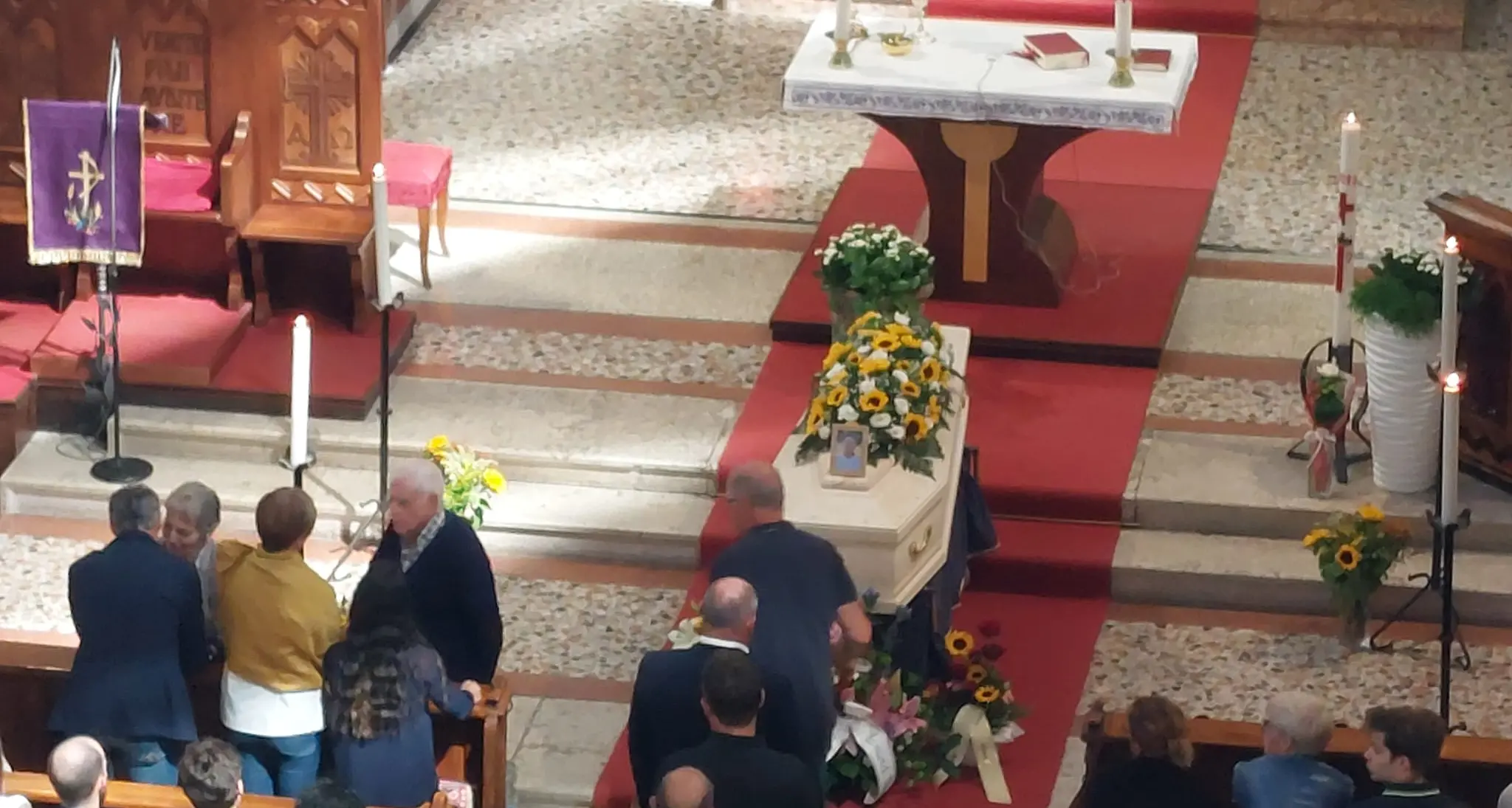 Piné si è fermata per dare l’ultimo saluto a Pema Ioriatti, morto a 26 anni: “Grazie, ci hai insegnato molto”