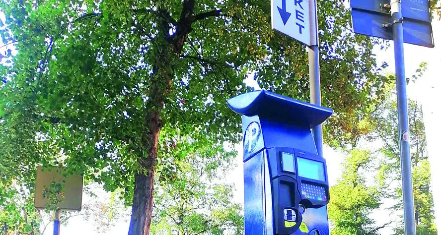 Parcheggi a Trento, finalmente liberi dalle monetine (basterà il bancomat o il cellulare)