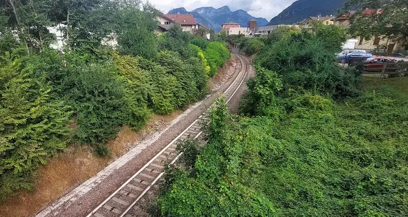Ferrovia della Valsugana elettrificata: Borgo dice sì, ma preoccupa l'aspetto paesaggistico (e lo stop ai treni)