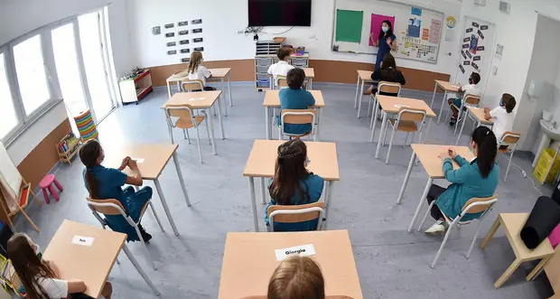 Scuola, la Uil contro la Provincia: «Aumenta il numero di studenti per classe»