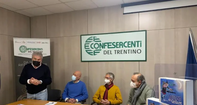 La Befana del Gestore Faib: dai benzinai aiuto ai reparti pediatrici, mille euro a Trento e mille a Rovereto