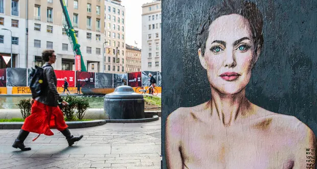 Tumori: Angelina Jolie con i segni della mastectomia. Un murale a Milano