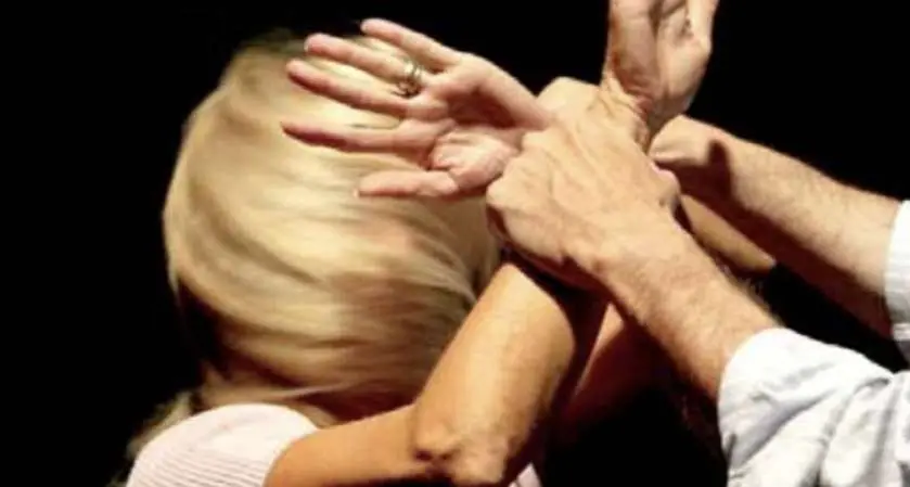 Merano: minaccia l'ex compagna con un colpo d'arma da fuoco, arrestato