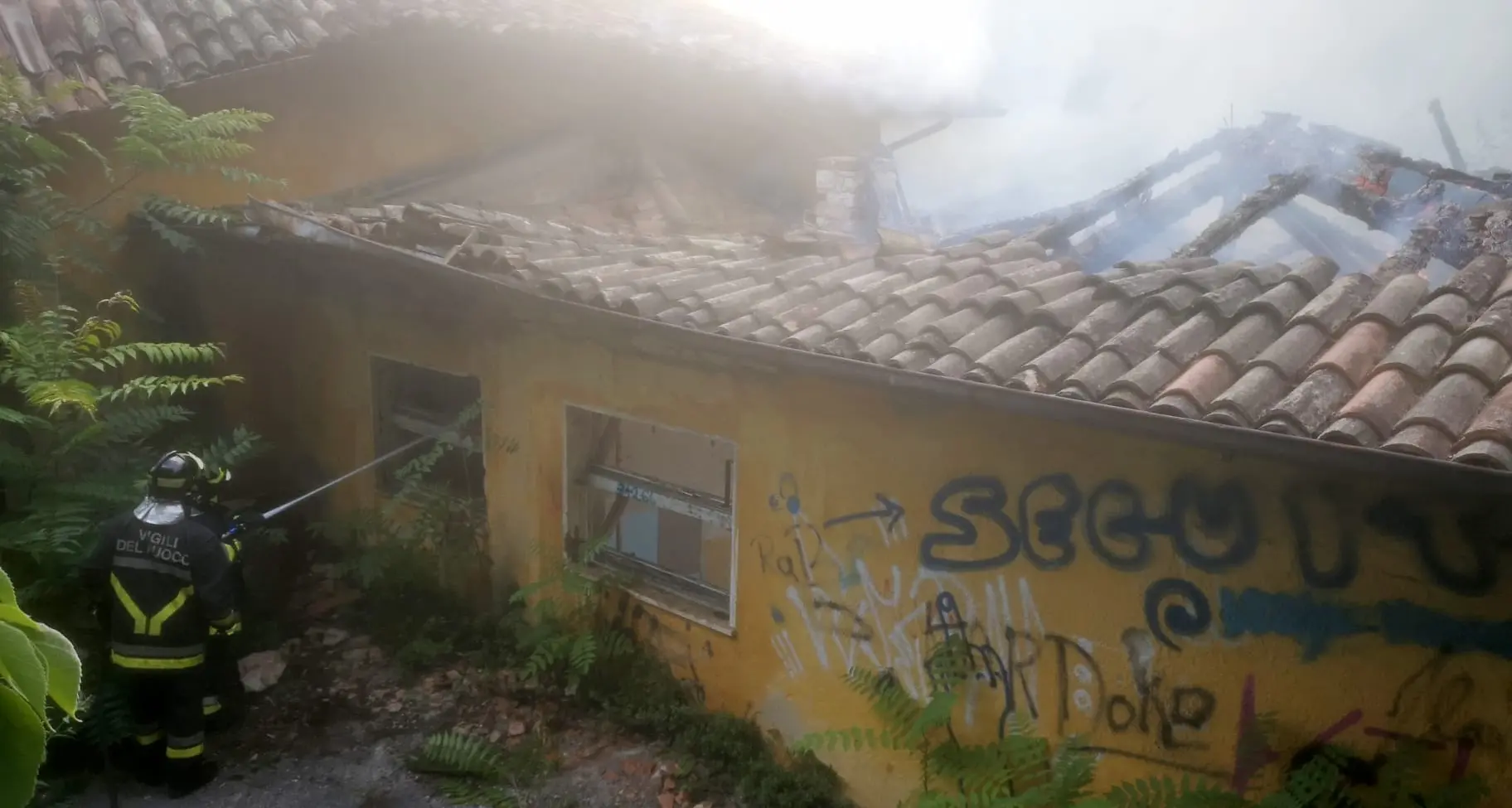 Allarme incendio all’ex Consolata di Rovereto: Vigili del Fuoco in azione