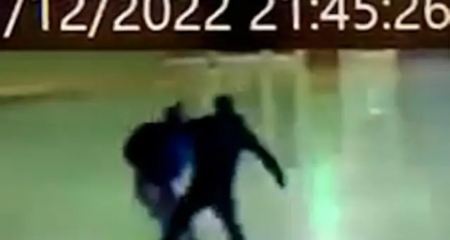 Accoltellata a Roma:analisi sui video,è caccia ad aggressore