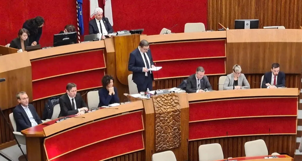 Attesa la decisione della Consulta sul terzo mandato di Fugatti. Cresce la tensione fra Lega e FdI