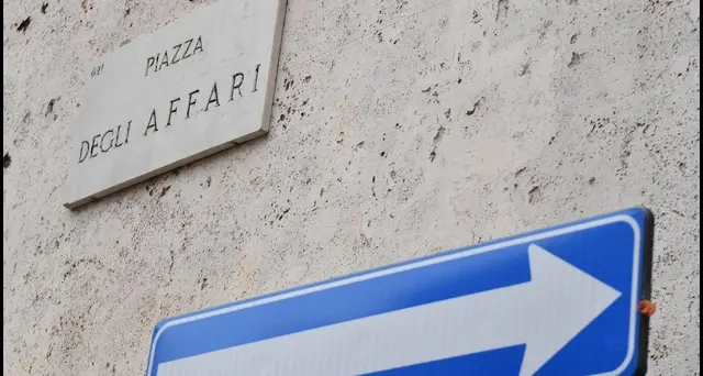 Borsa: Milano apre poco mossa, +0,04%