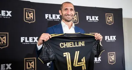 Derby di Los Angeles, Chiellini vince ma dalla panchina