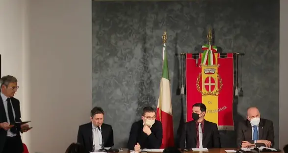Il Covid c'è sempre: in Trentino altri 294 casi, nessun decesso, stabili i ricoveri. E tamponi per i profughi ucraini
