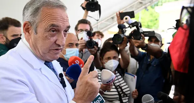 Vaiolo delle scimmie, parla l’esperto: “Il virus può essere nel liquido seminale”
