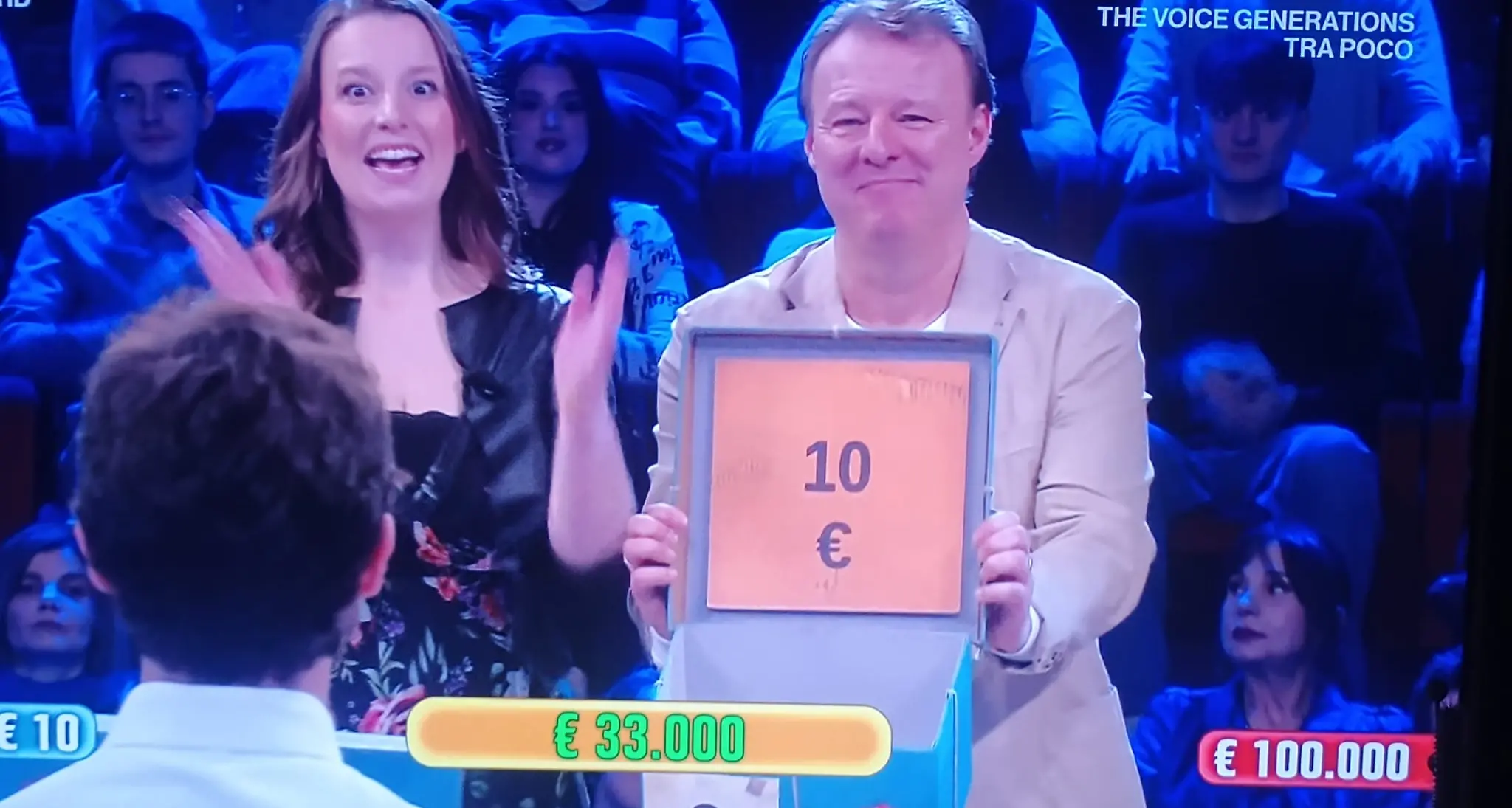 Affari Tuoi su Rai1: Sergio, la “voce” di Mezzolombardo, con la sorella Elisa, porta a casa 33 mila euro