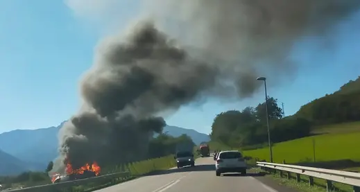 Allarme in Valsugana: auto divorata dalle fiamme