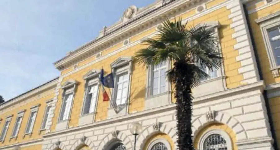 Coach alla sbarra per violenza sessuale: le sue sorti sono nelle mani di 27 testimoni
