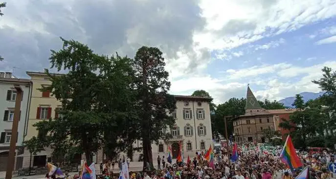 Trent'anni di Arcigay, 2 giorni di festa e sit-in contro la risoluzione anti-gender della Lega