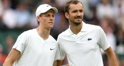 Wimbledon, in campo Sinner e Medvedev: si giocano la semifinale