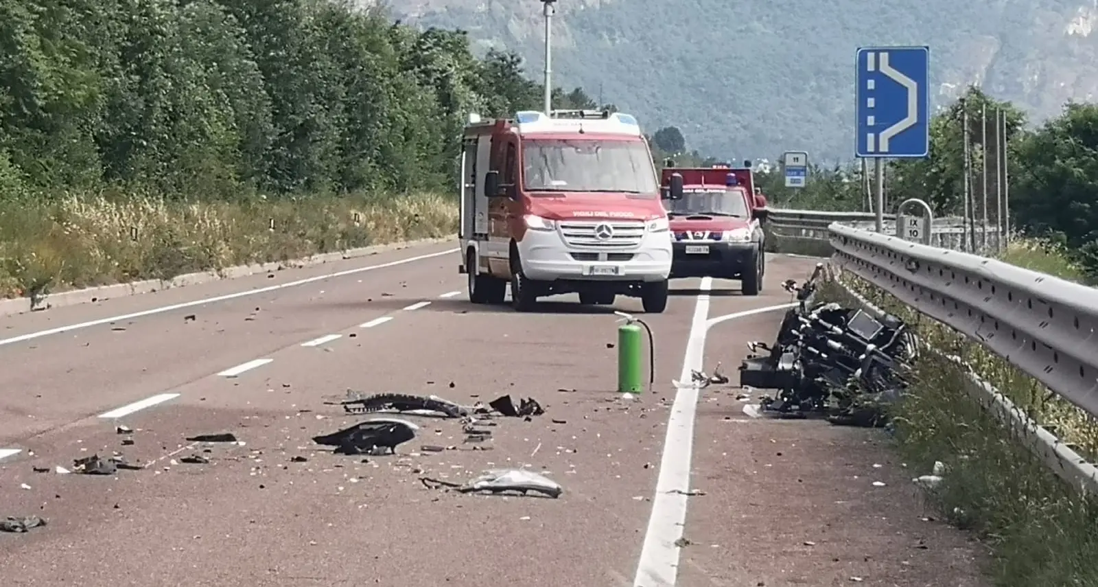 Grave incidente fra Lavis e Nave San Rocco: motociclista centrato da un’auto in sorpasso, è in condizioni serie