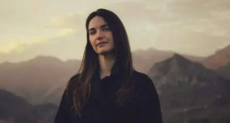 Domenica al rifugio Potzmauer il concerto (gratuito) della cantautrice Charlie Risso