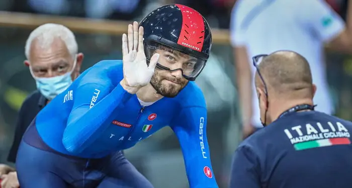 Mondiali: uno strepitoso Ganna trionfa nell'inseguimento, sesto oro iridato per l'azzurro nella specialità