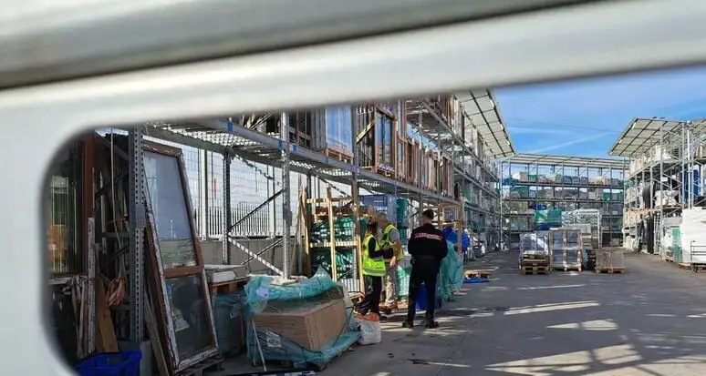 Vicenza: schiacciato da un carico di finestre, muore un operaio 29enne