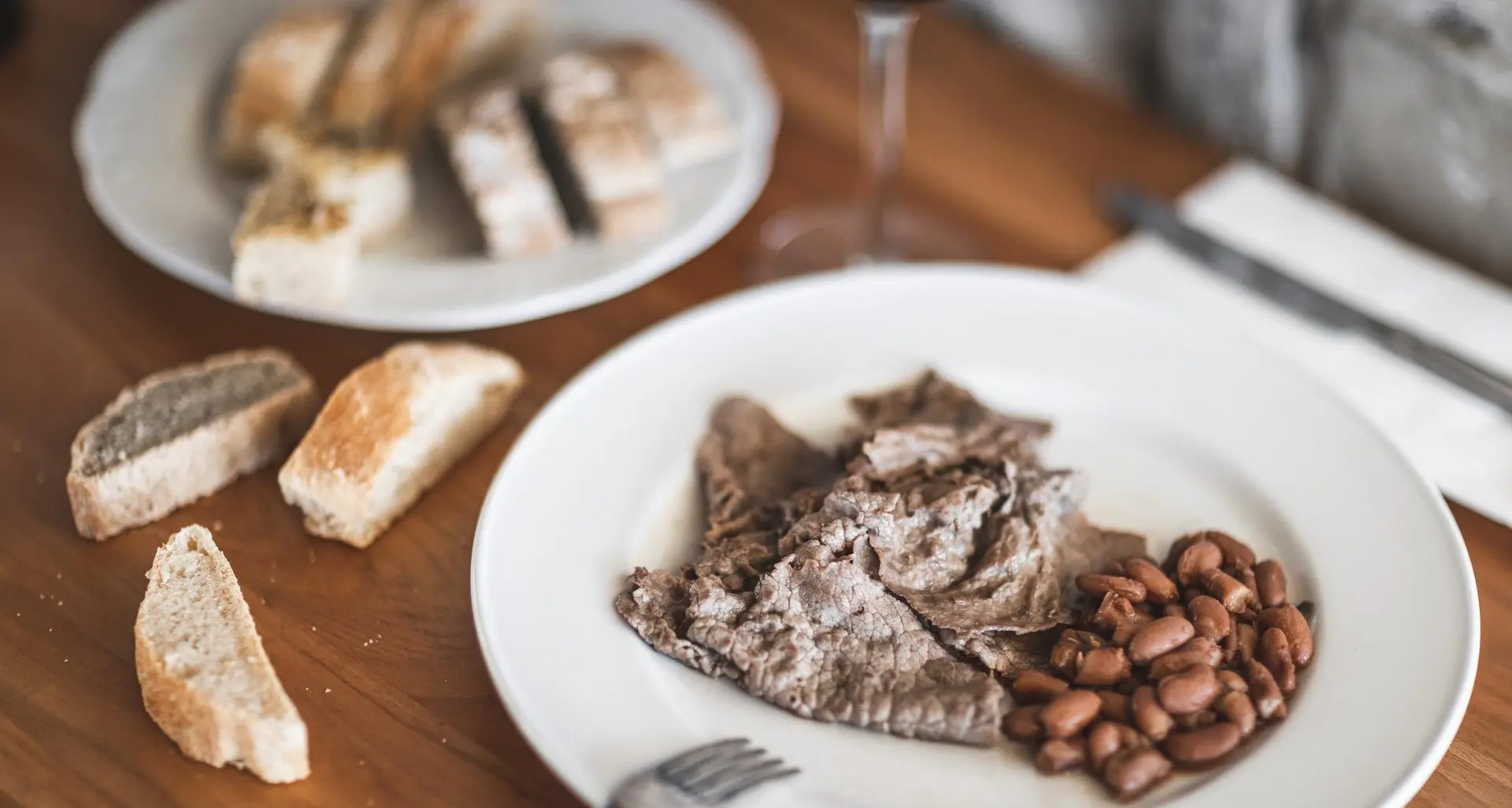 IGP «carne salada», l’Apt del Garda si oppone, ma il Ministero non accoglie: «Assurdo, l’80% dei produttori verrà escluso»