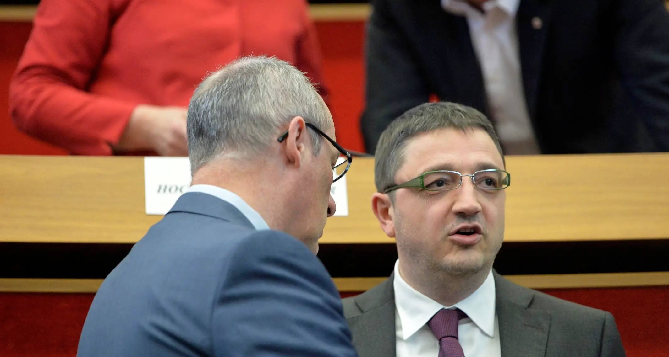 La giunta provinciale aumenta l'Irpef, Ugo Rossi attacca: «Erano quelli del tutto gratis»