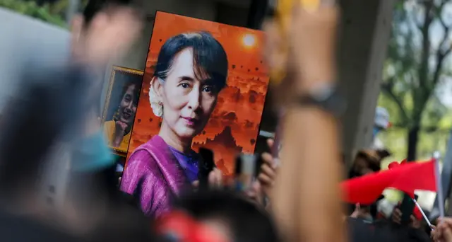 Birmania: Suu Kyi ha ottenuto una grazia parziale