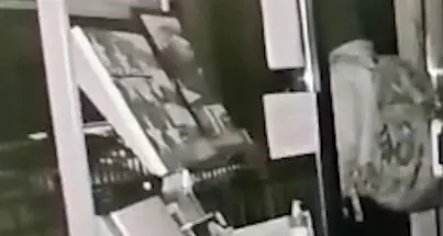 Ladri in azione a Bressanone, ripresi dalle telecamere: colpiti due negozi, il bottino… è magro