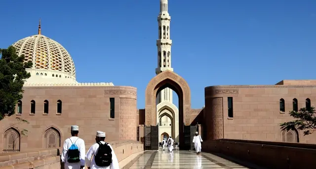 Oman, sparatoria in una moschea: 4 morti