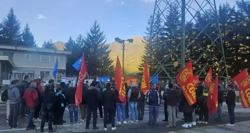 Adesione quasi totale allo sciopero alle Acciaierie di Borgo: «Fare più vigilanza e controlli»
