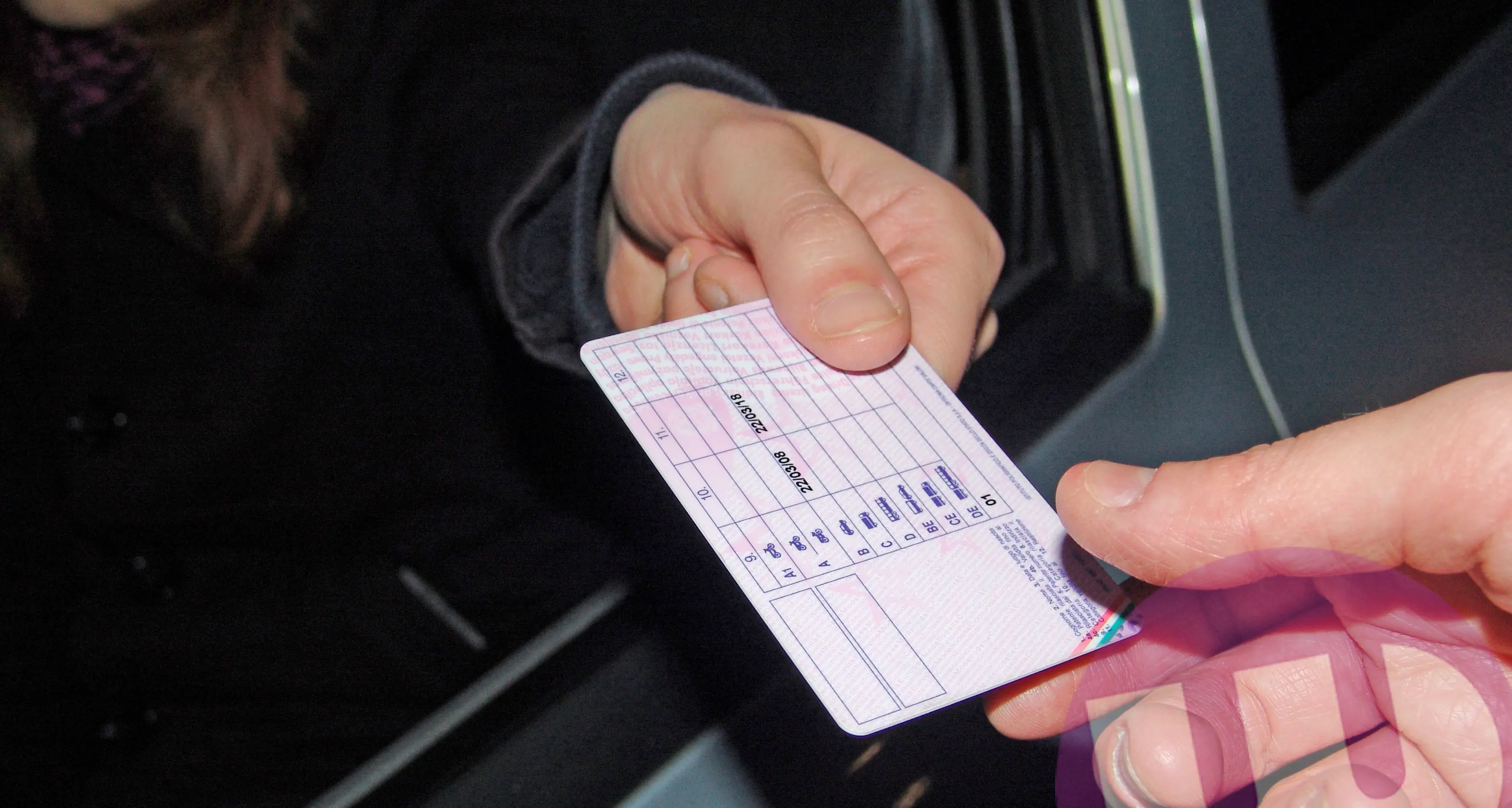 Patenti, foglio rosa ed esami di guida, per l’emergenza covid nuova proroga della validità: ecco le date
