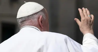 Papa Francesco operato al Gemelli: il pontefice è stato riportato all'appartamento al decimo piano