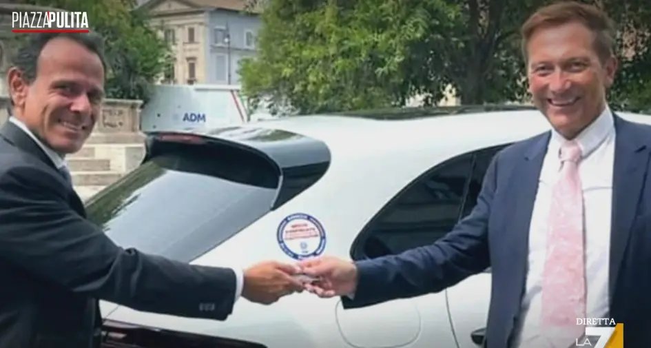 Patrimonio del Trentino, il presidente Villotti gira con la Porsche da 90 mila euro (ma è auto di servizio)