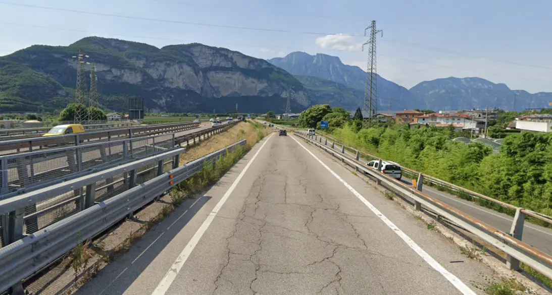 Tangenziale di Trento, iniziano i lavori notturni di asfaltatura: chiusure a tratti da stasera al 18 settembre
