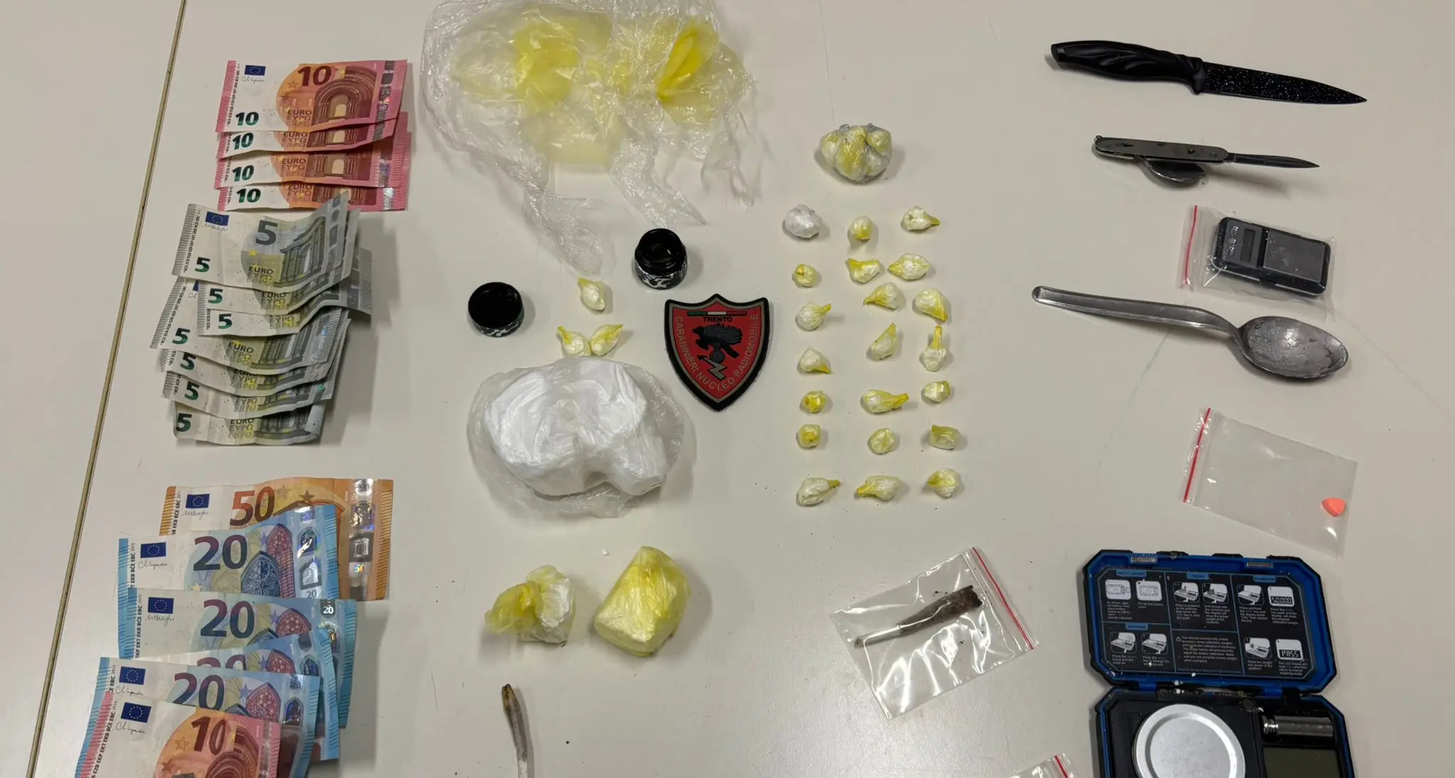 Scoperti con due etti e mezzo di cocaina: 2 persone arrestate dai carabinieri di Trento