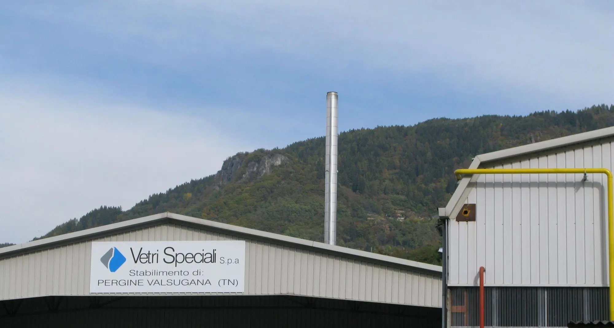 Vetri Speciali, sciopero dei lavoratori di Ciré di Pergine che verranno trasferiti a Trento Nord