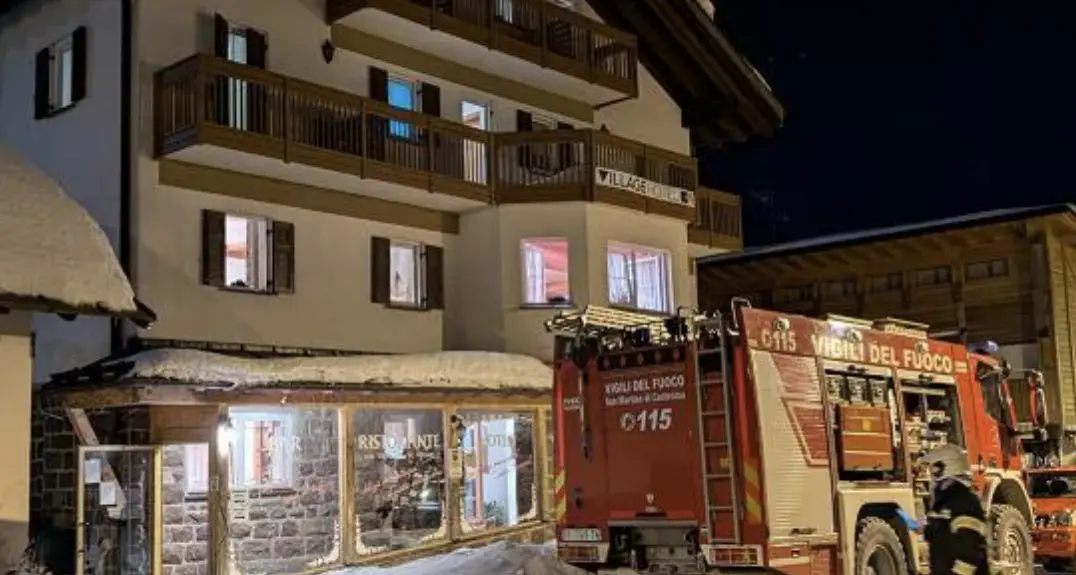Passo Rolle, principio d’incendio nella sauna dell’hotel Alpenrose: ospiti evacuati