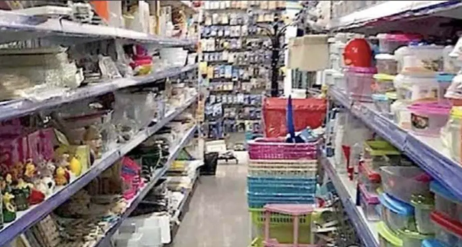 Sfruttati e minacciati dai commercianti cinesi: i dipendenti si ribellano e denunciano tutto