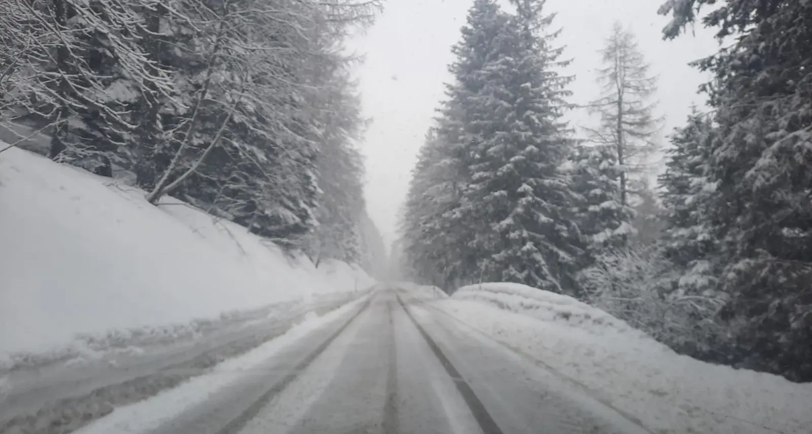 Dopo la pioggia, allerta per forti raffiche di vento