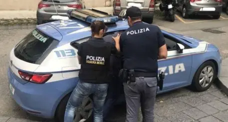 Settanta arresti in dodici mesi, quasi 8.000 passaporti: il 2022 in numeri della polizia di Trento