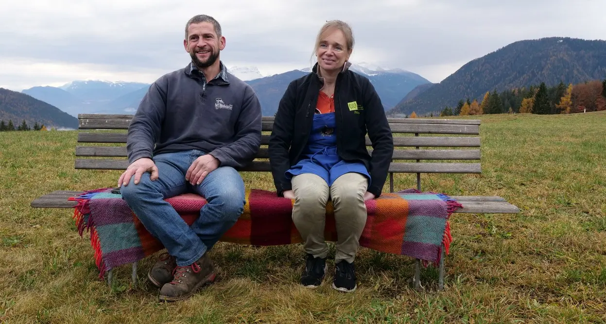 Contadini di confine, un documentario indaga i rapporti fra agricoltori trentini e sudtirolesi, i «Grenzbauern»